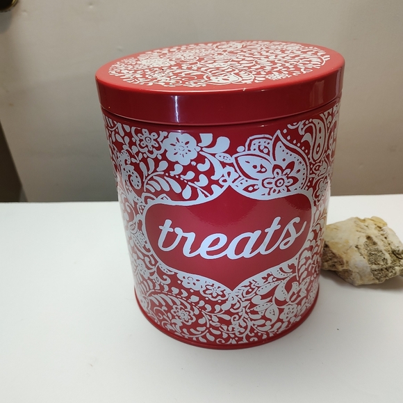 The Pioneer Woman flea market treat canister red and white tin canister - Picture 2 of 11
